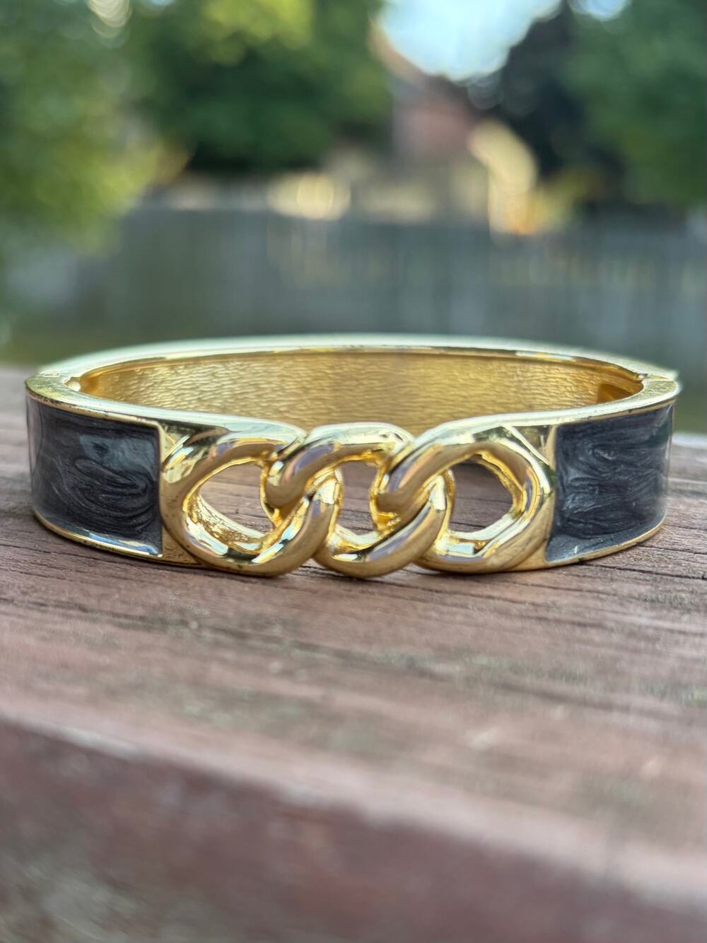 Charming Charlie Gray Enameled Hinged Bangle Gold Tone Chain Link Bracelet 7"